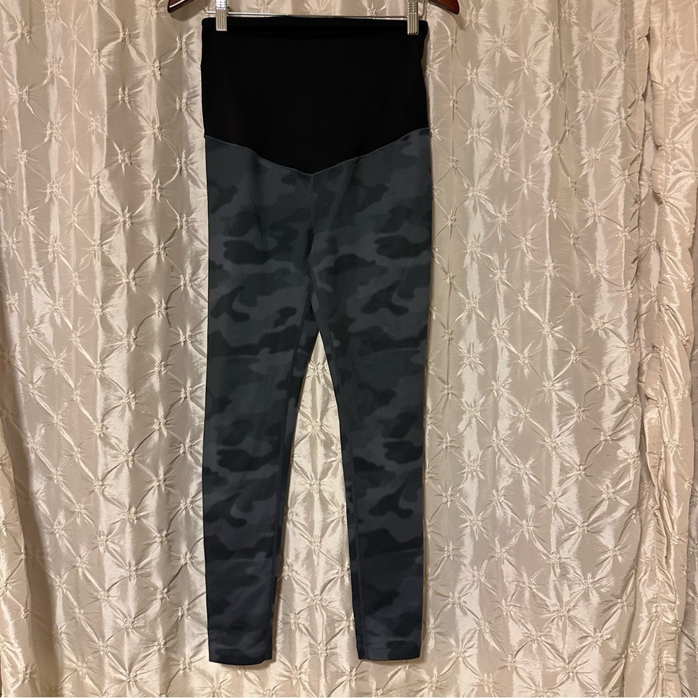Zella Live In Maternity 7/8 Legging Gray Camo Over the Belly Comfy Sporty - Picture 2 of 11